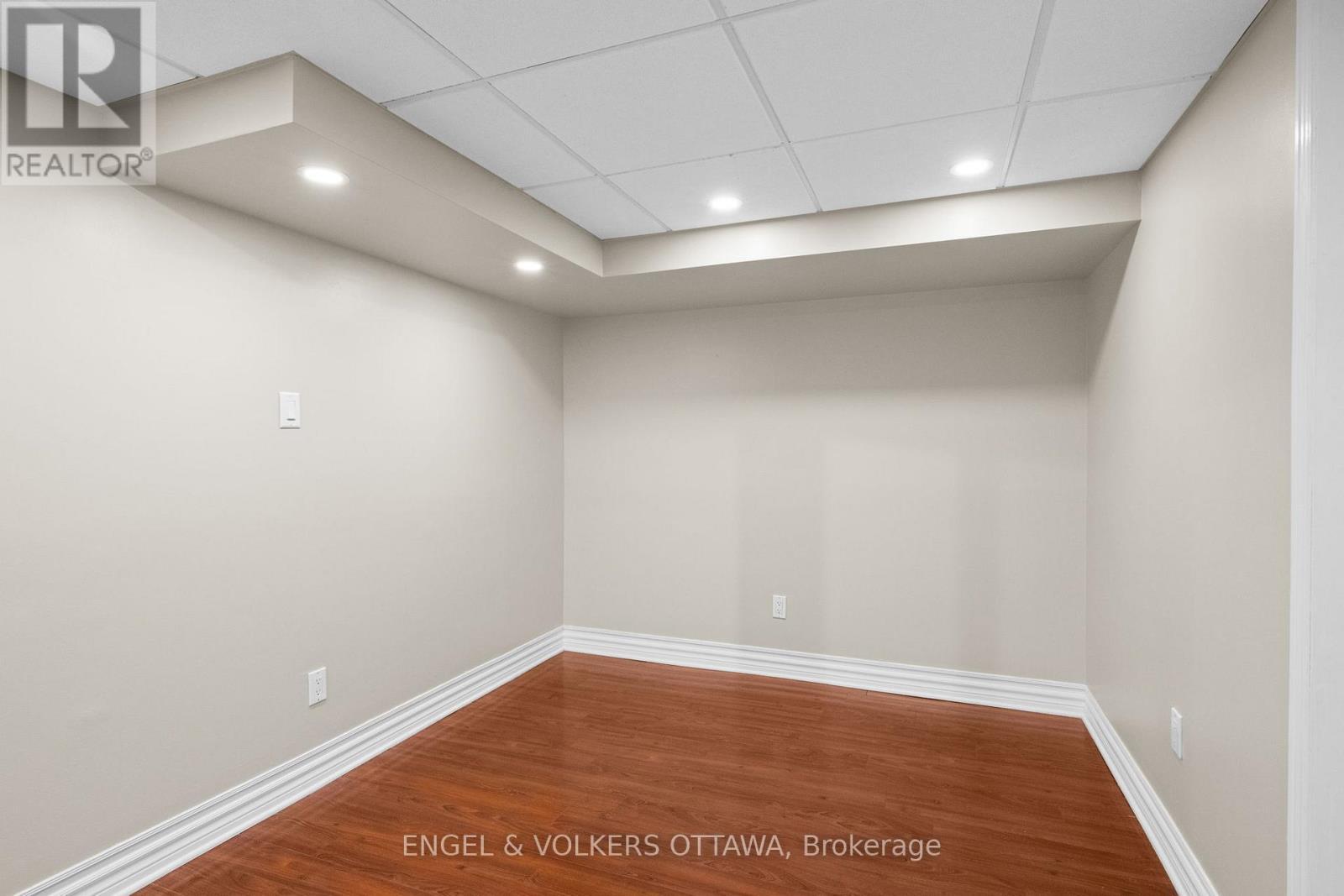 563 Merkley Drive, Ottawa, ON - Indoor