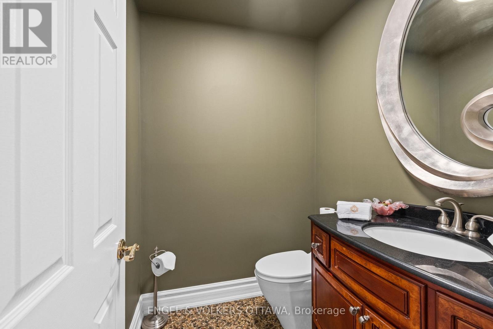 563 Merkley Drive, Ottawa, ON - Indoor Photo Showing Bathroom
