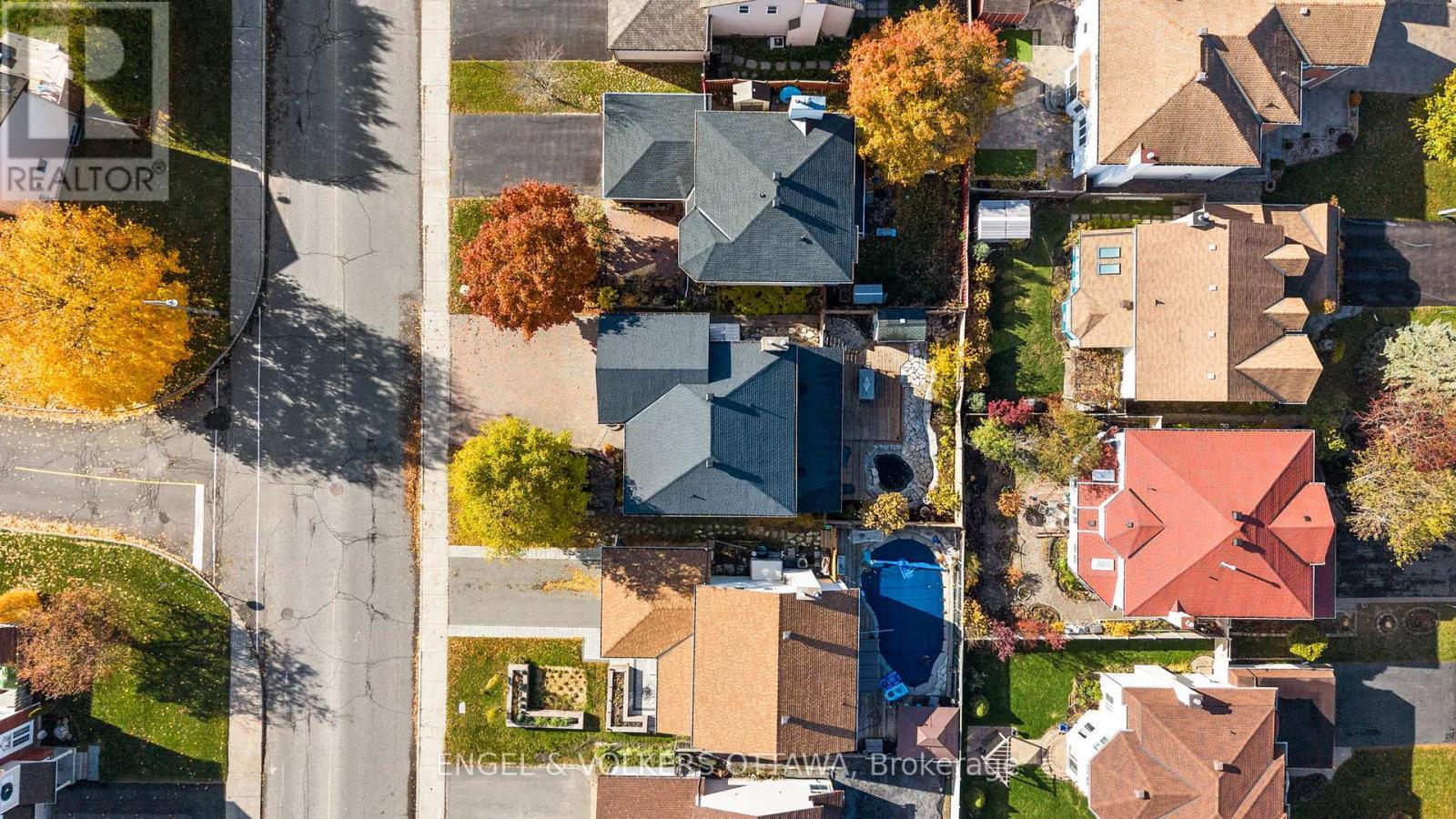 563 Merkley Drive, Ottawa, ON - Outdoor