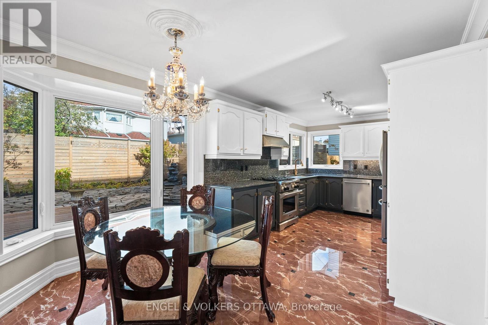 563 Merkley Drive, Ottawa, ON - Indoor Photo Showing Dining Room