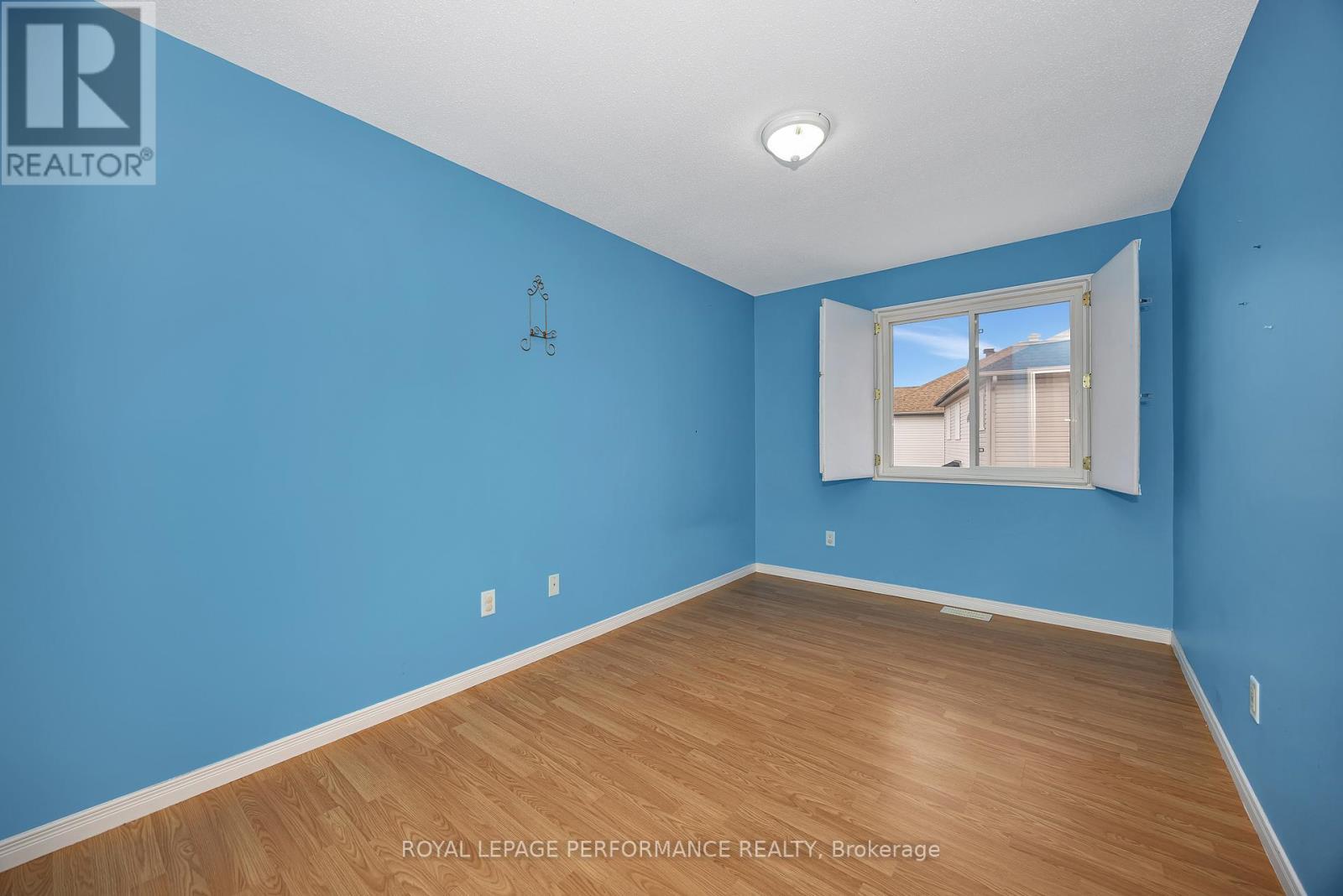 2004 Breezewood Street, Ottawa, ON - Indoor Photo Showing Other Room