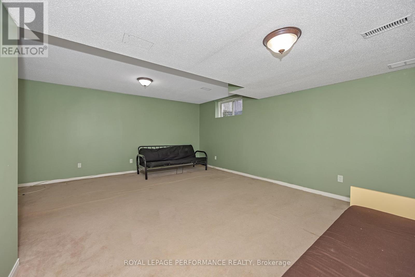 2004 Breezewood Street, Ottawa, ON - Indoor Photo Showing Other Room