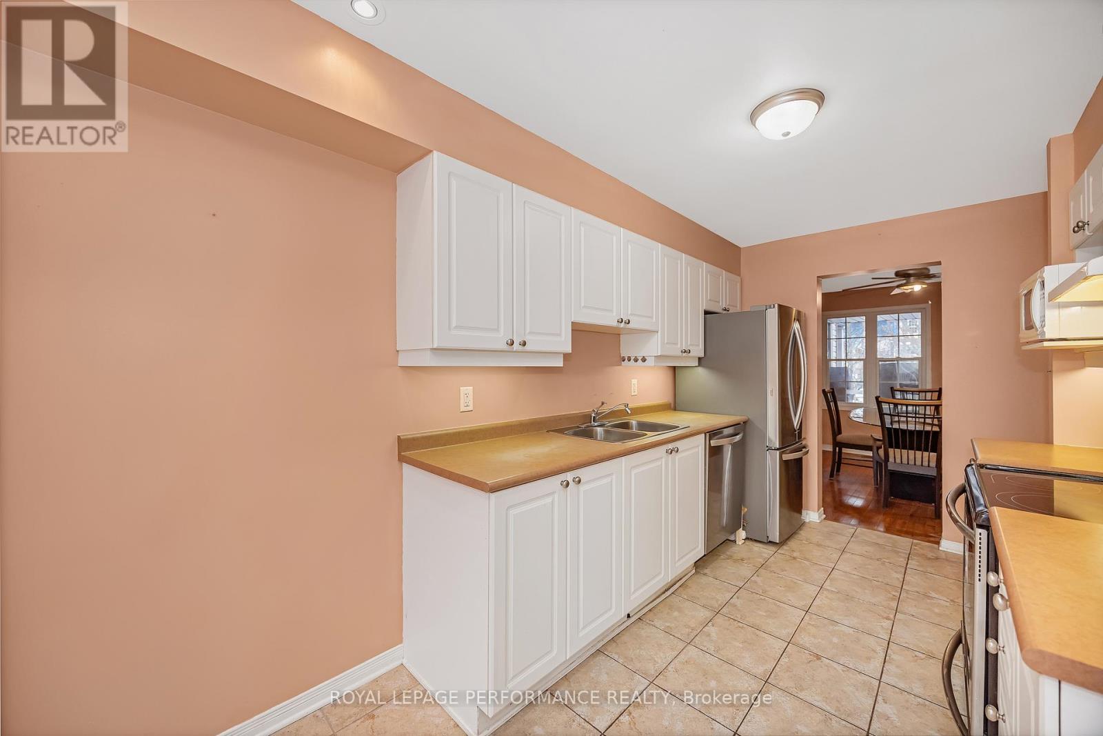 2004 Breezewood Street, Ottawa, ON - Indoor Photo Showing Kitchen With Double Sink