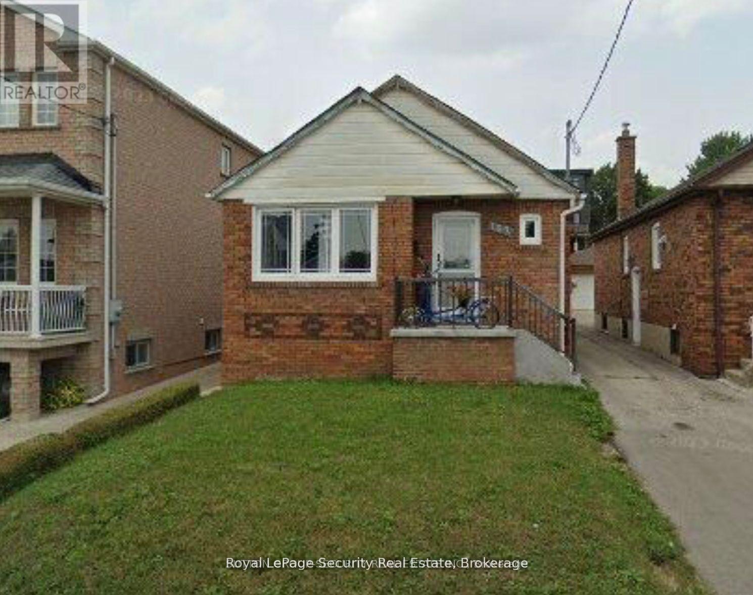 Basement - 162 Donald Avenue, Toronto, ON - Outdoor