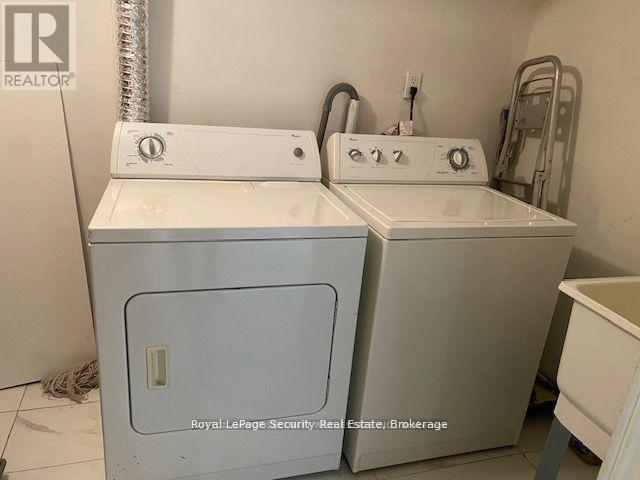Basement - 162 Donald Avenue, Toronto, ON - Indoor Photo Showing Laundry Room