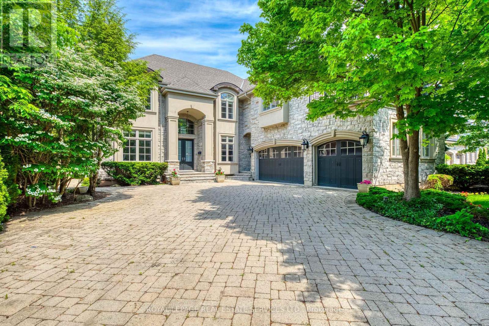 3341 Lakeshore Road, Burlington, ON - Outdoor