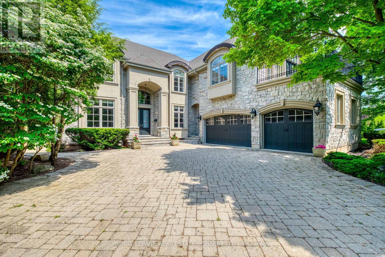 3341 Lakeshore Road, Burlington, ON - Outdoor