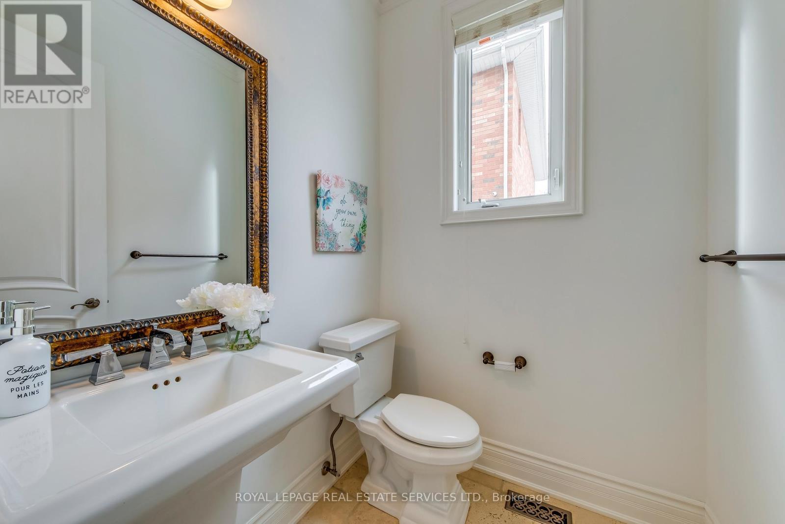3341 Lakeshore Road, Burlington, ON - Indoor Photo Showing Bathroom