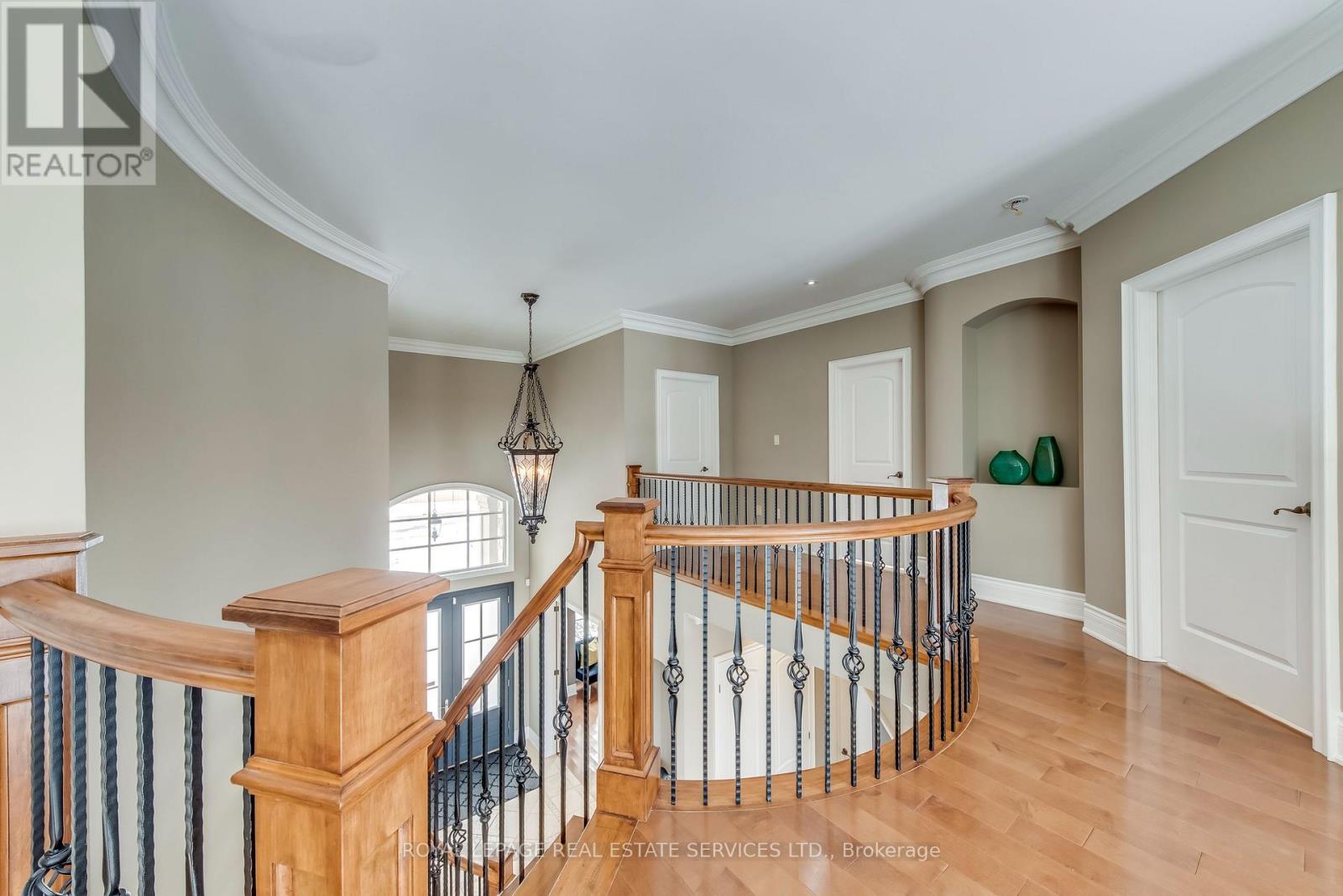 3341 Lakeshore Road, Burlington, ON - Indoor Photo Showing Other Room