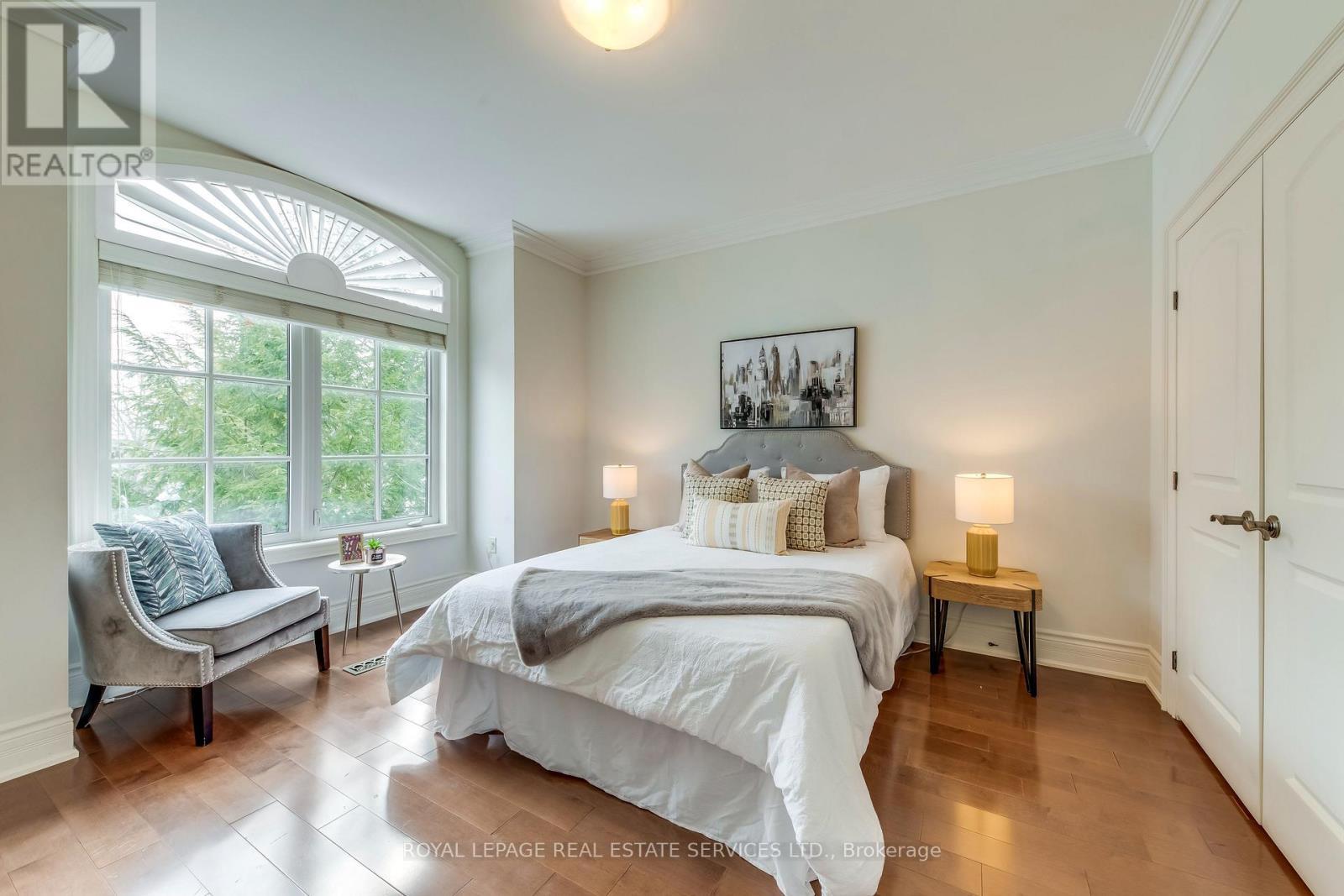 3341 Lakeshore Road, Burlington, ON - Indoor Photo Showing Bedroom