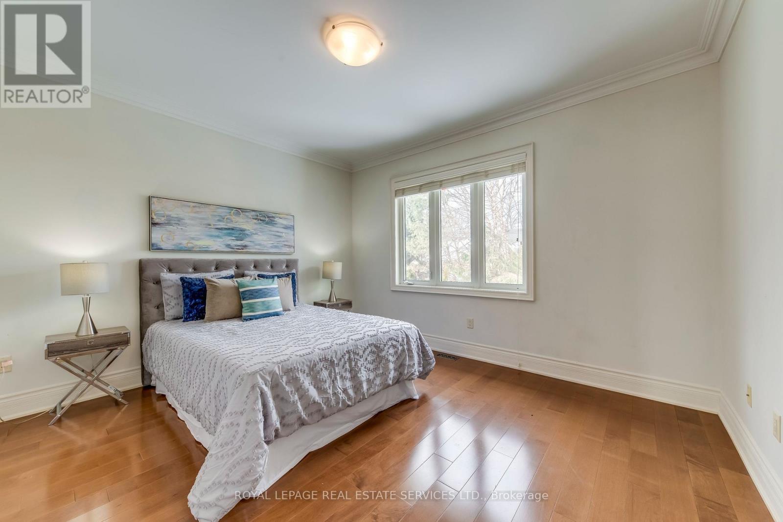 3341 Lakeshore Road, Burlington, ON - Indoor Photo Showing Bedroom