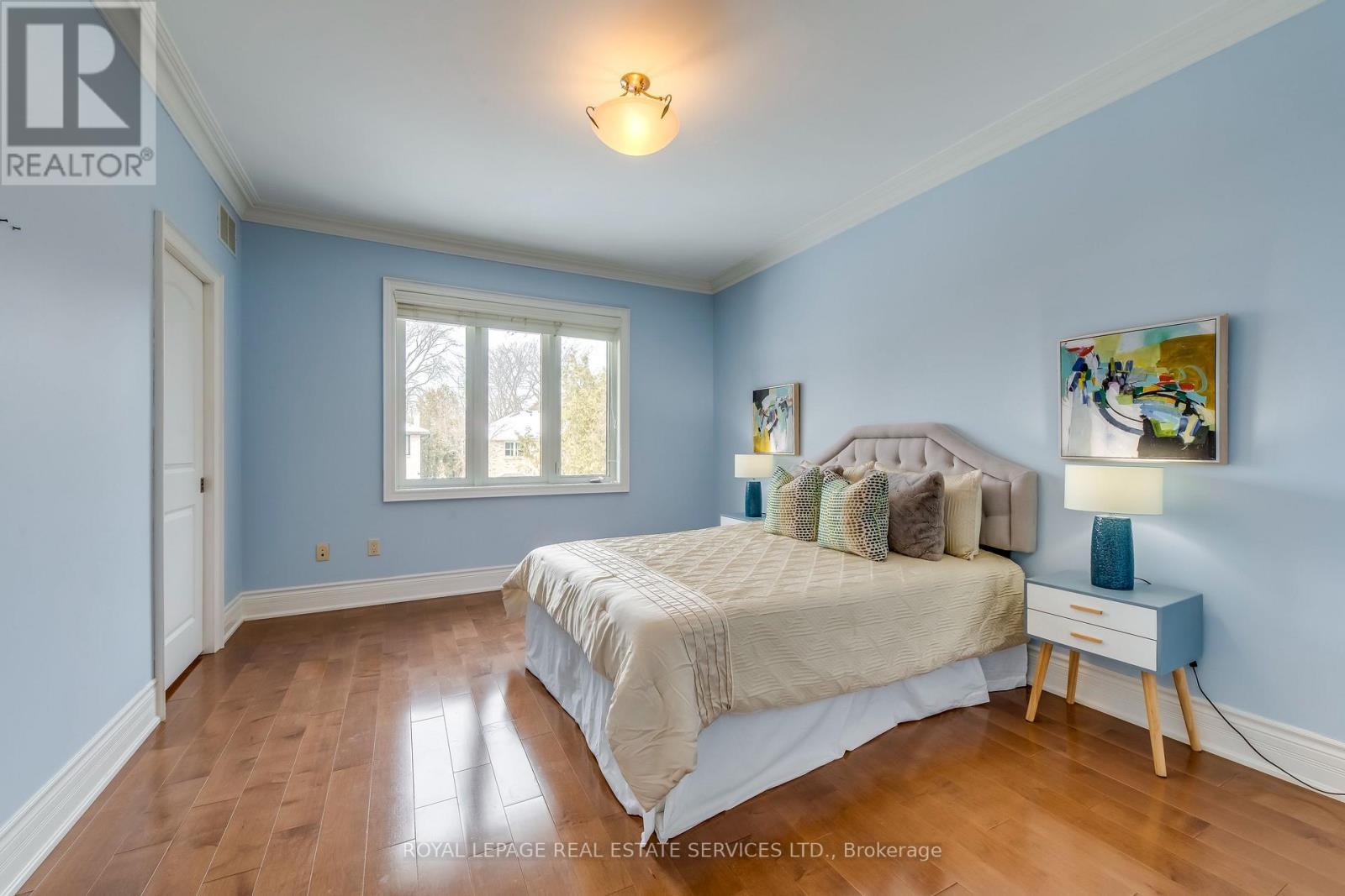 3341 Lakeshore Road, Burlington, ON - Indoor Photo Showing Bedroom