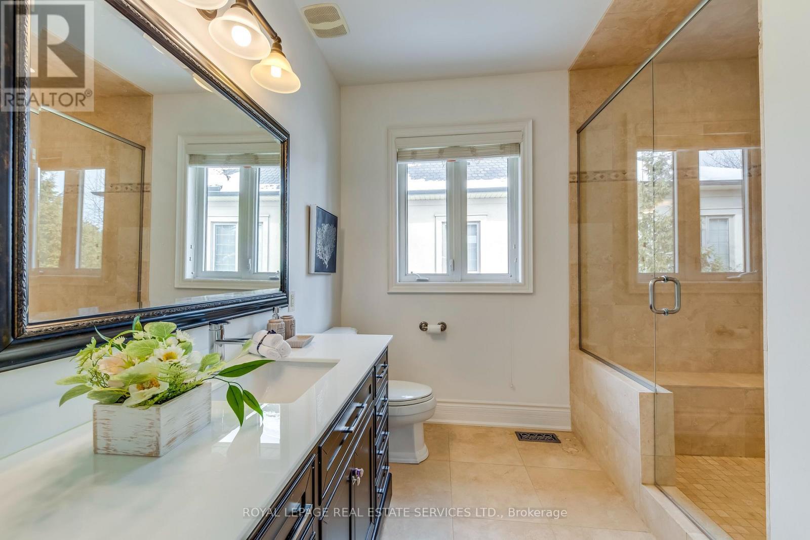 3341 Lakeshore Road, Burlington, ON - Indoor Photo Showing Bathroom