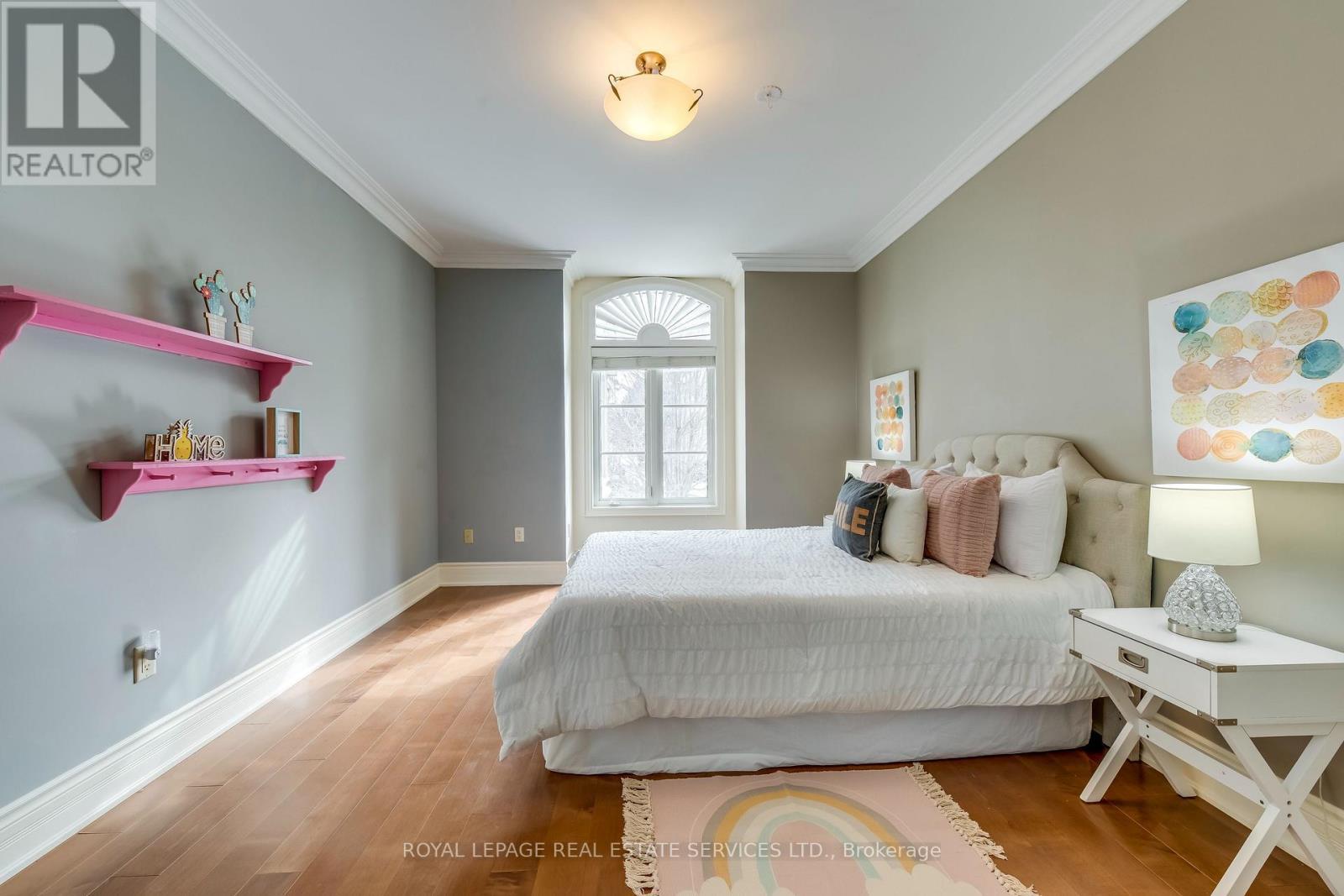 3341 Lakeshore Road, Burlington, ON - Indoor Photo Showing Bedroom