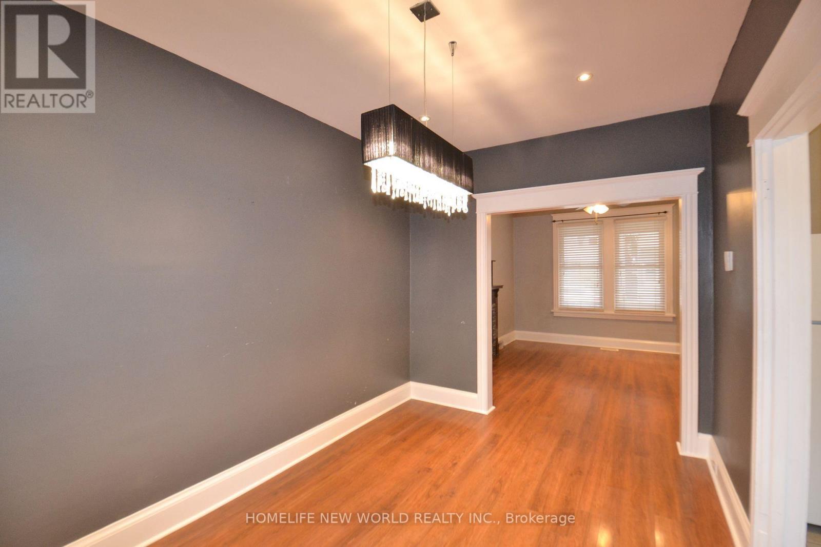 102 Belmont Avenue, Hamilton, ON - Indoor Photo Showing Other Room
