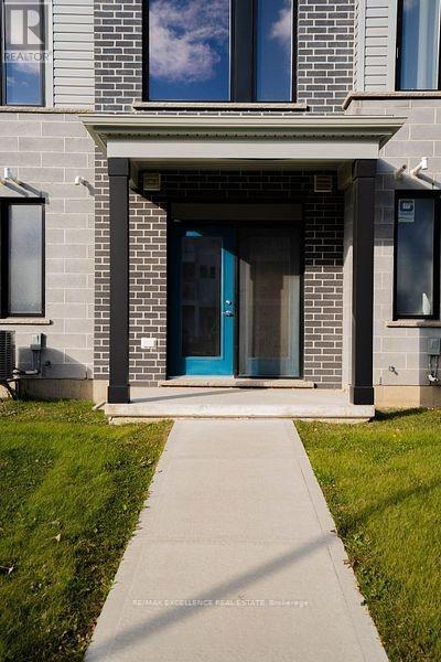 172 - 177 Edge Valley Road, London East, ON - Outdoor