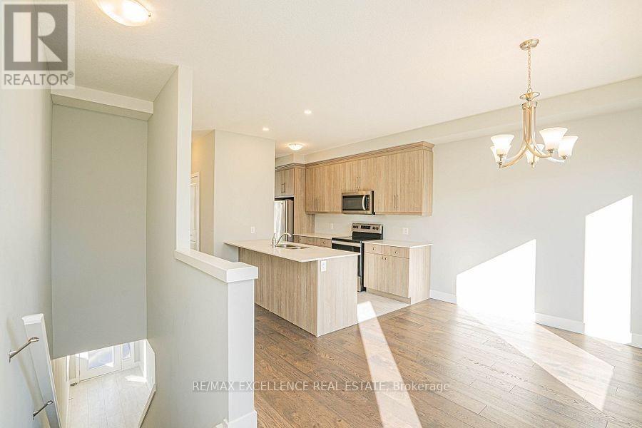 172 - 177 Edge Valley Road, London East, ON - Indoor Photo Showing Kitchen