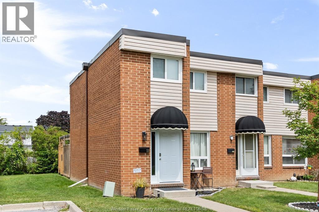 330 Fryer Street, Amherstburg, ON - Outdoor