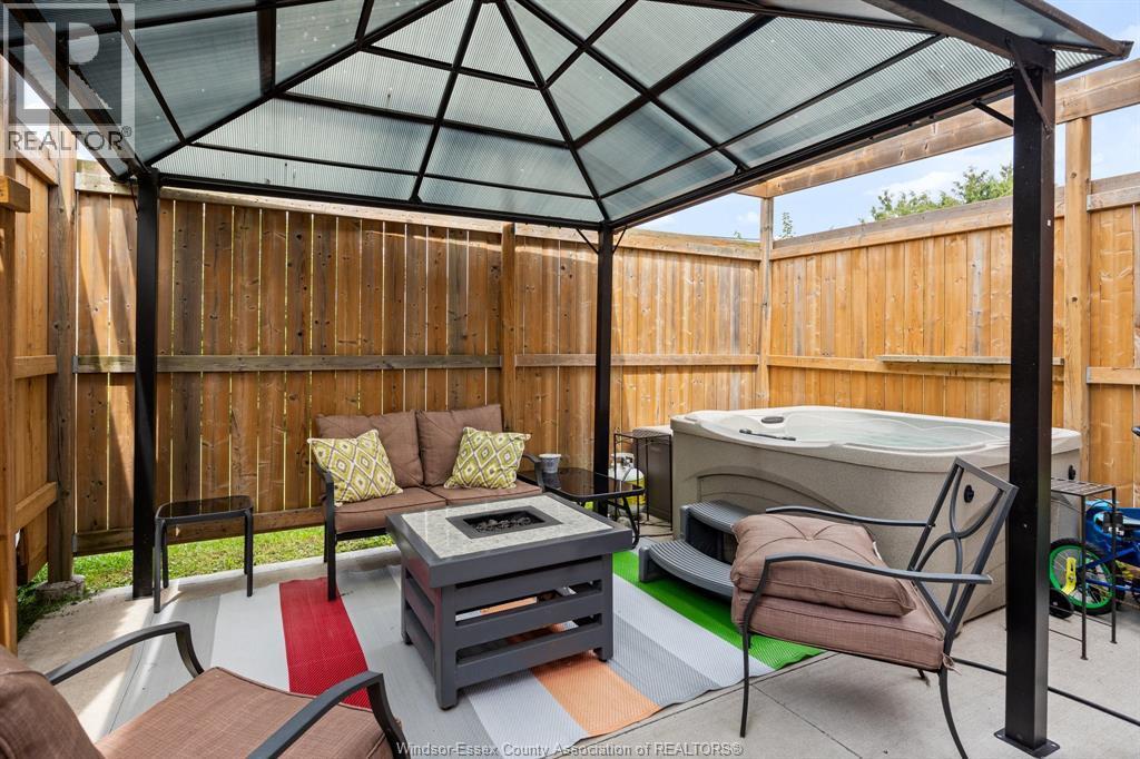 330 Fryer Street, Amherstburg, ON - With Deck Patio Veranda With Exterior