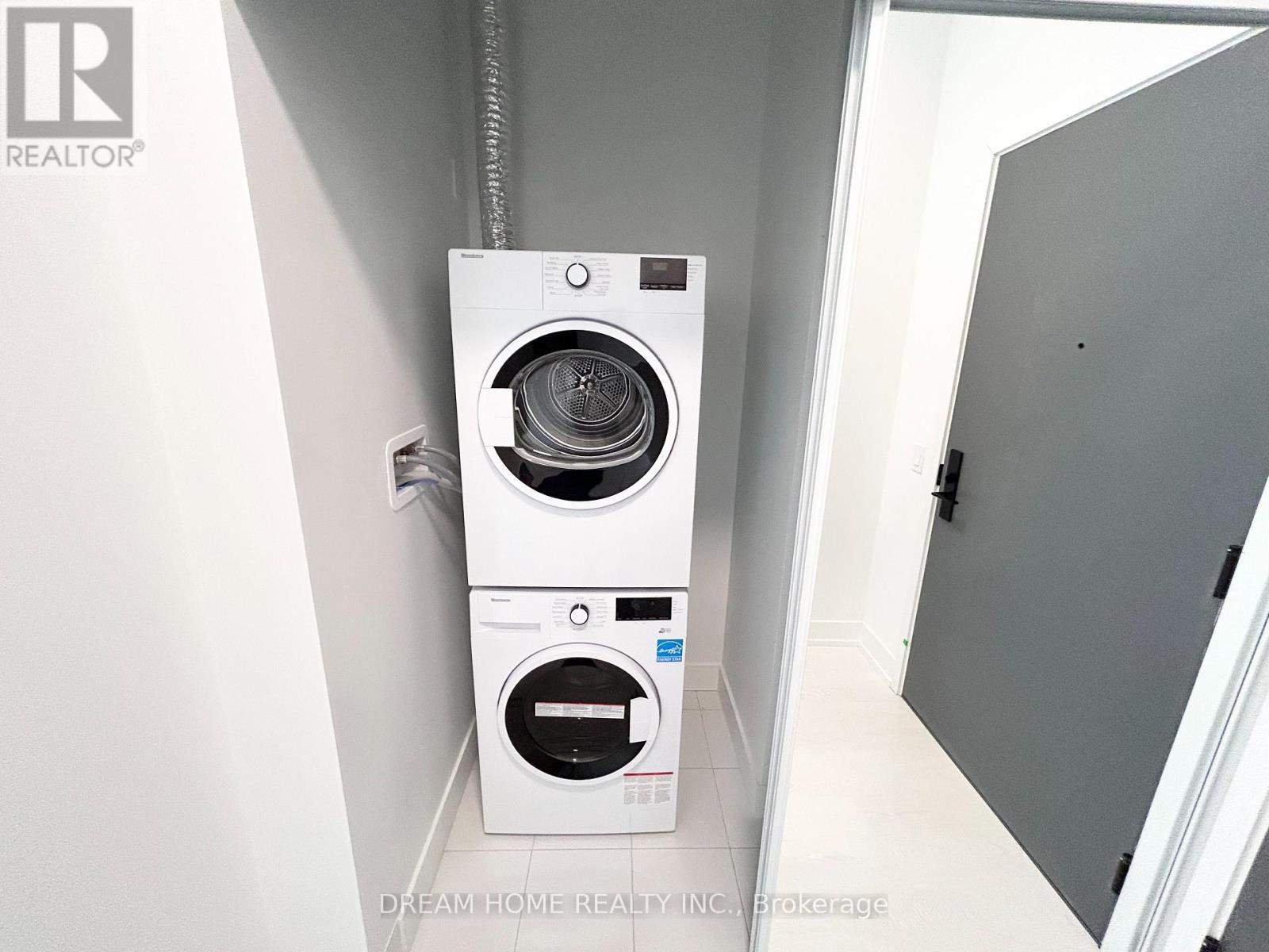 715 - 308 Jarvis Street, Toronto, ON - Indoor Photo Showing Laundry Room