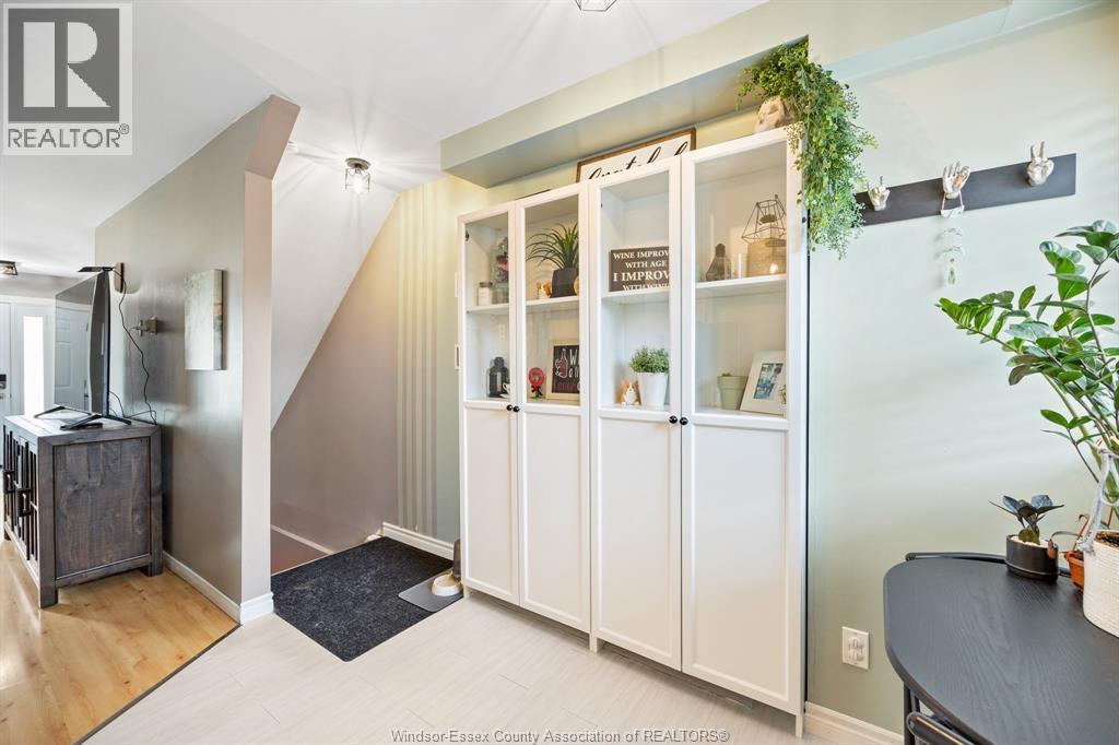 330 Fryer Street, Amherstburg, ON - Indoor