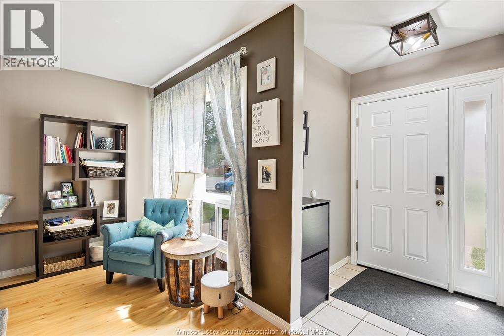 330 Fryer Street, Amherstburg, ON - Indoor