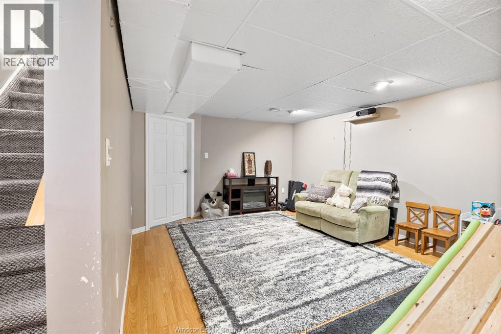 330 Fryer Street, Amherstburg, ON - Indoor