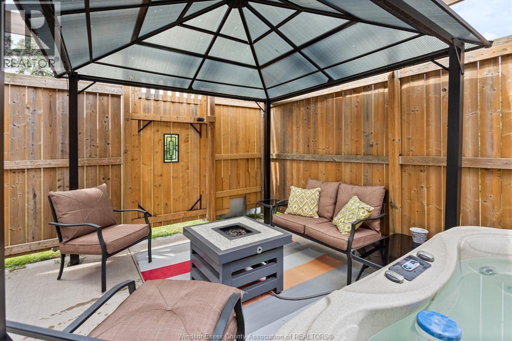 330 Fryer Street, Amherstburg, ON - Outdoor With Deck Patio Veranda With Exterior