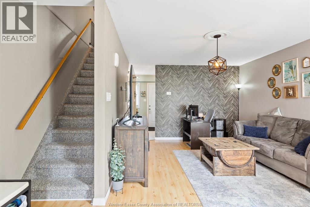 330 Fryer Street, Amherstburg, ON - Indoor