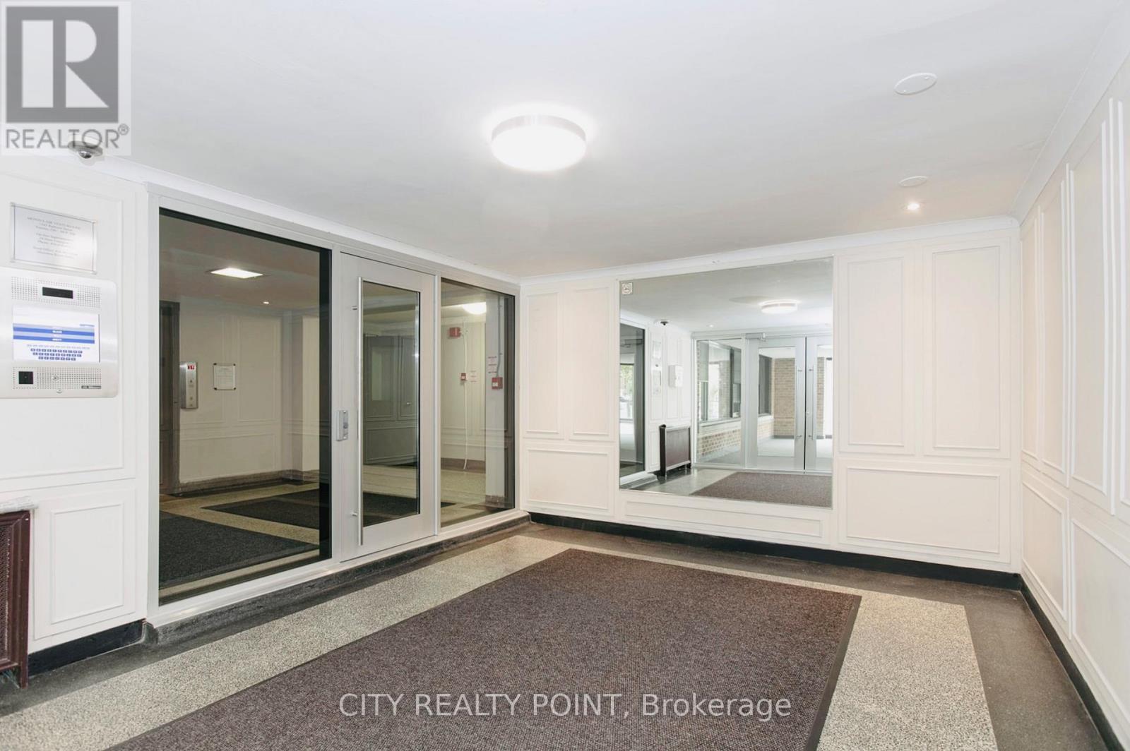 404 - 1545 Bathurst Street, Toronto, ON - Indoor Photo Showing Other Room