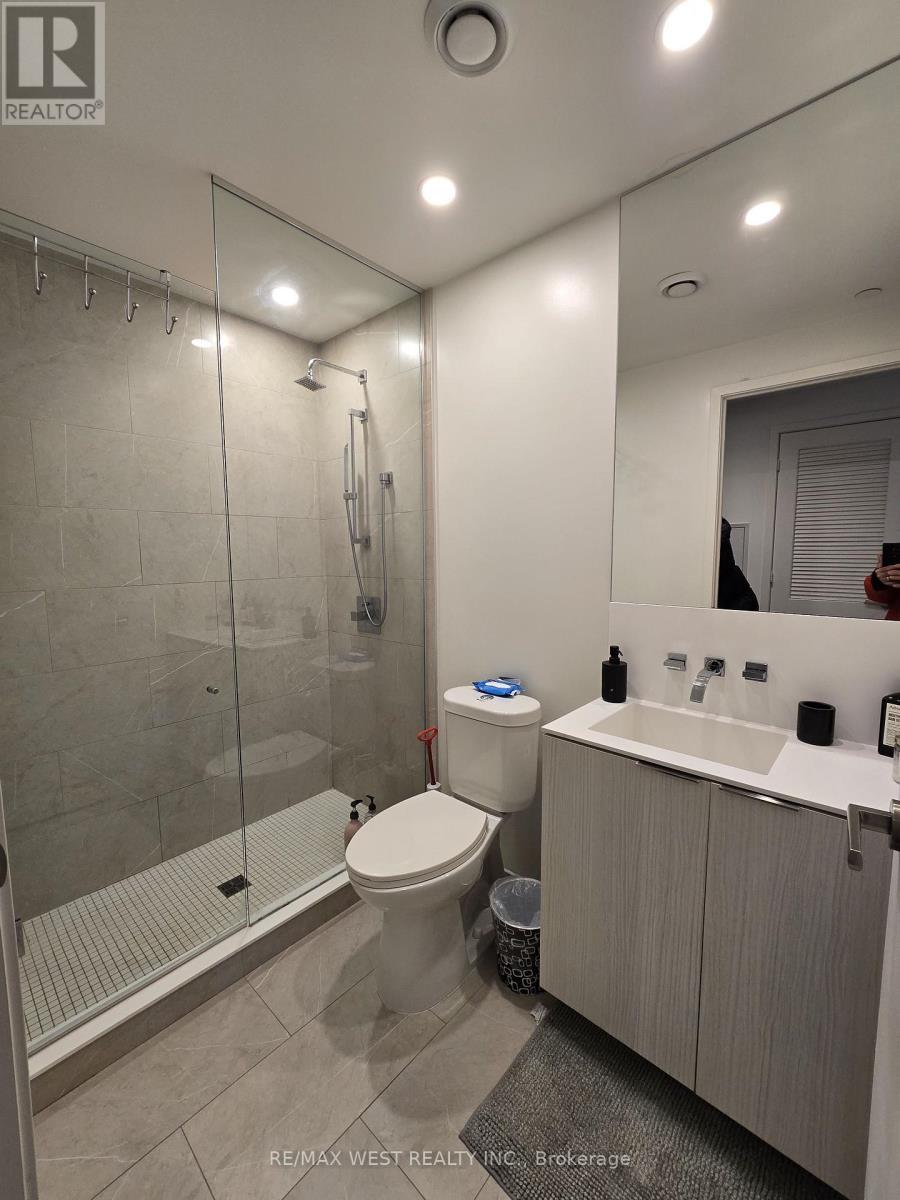 617 - 12 Bonnycastle Street, Toronto, ON - Indoor Photo Showing Bathroom