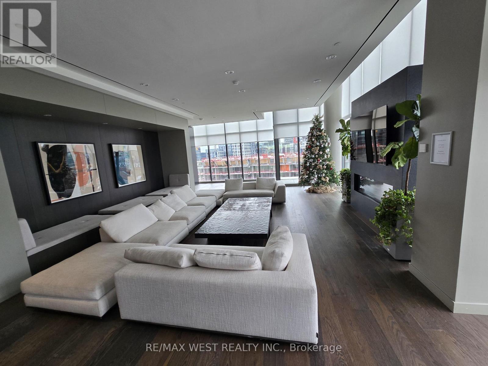 617 - 12 Bonnycastle Street, Toronto, ON - Indoor