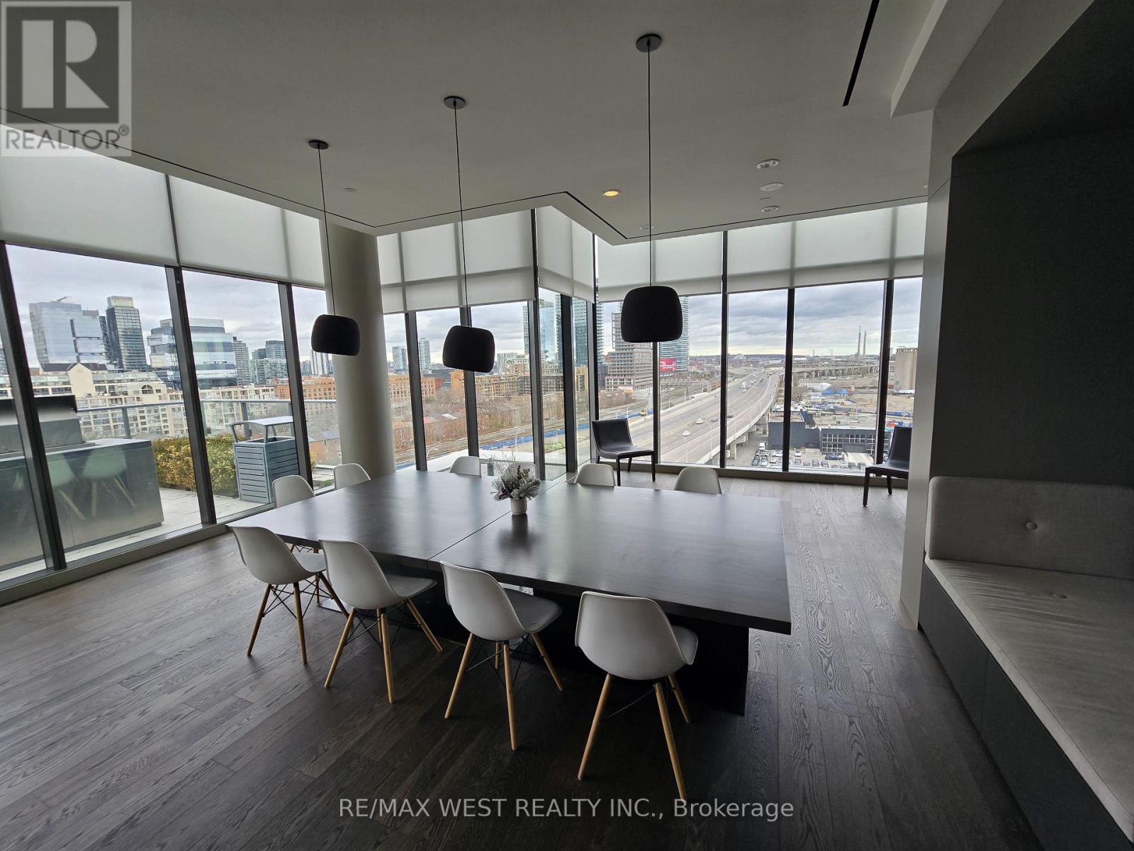 617 - 12 Bonnycastle Street, Toronto, ON - Indoor Photo Showing Dining Room