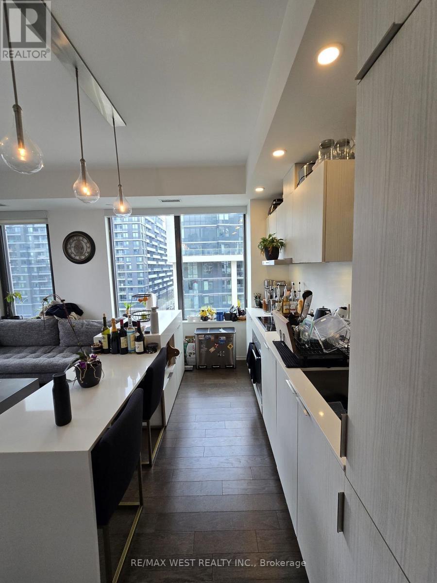 617 - 12 Bonnycastle Street, Toronto, ON - Indoor Photo Showing Kitchen With Upgraded Kitchen