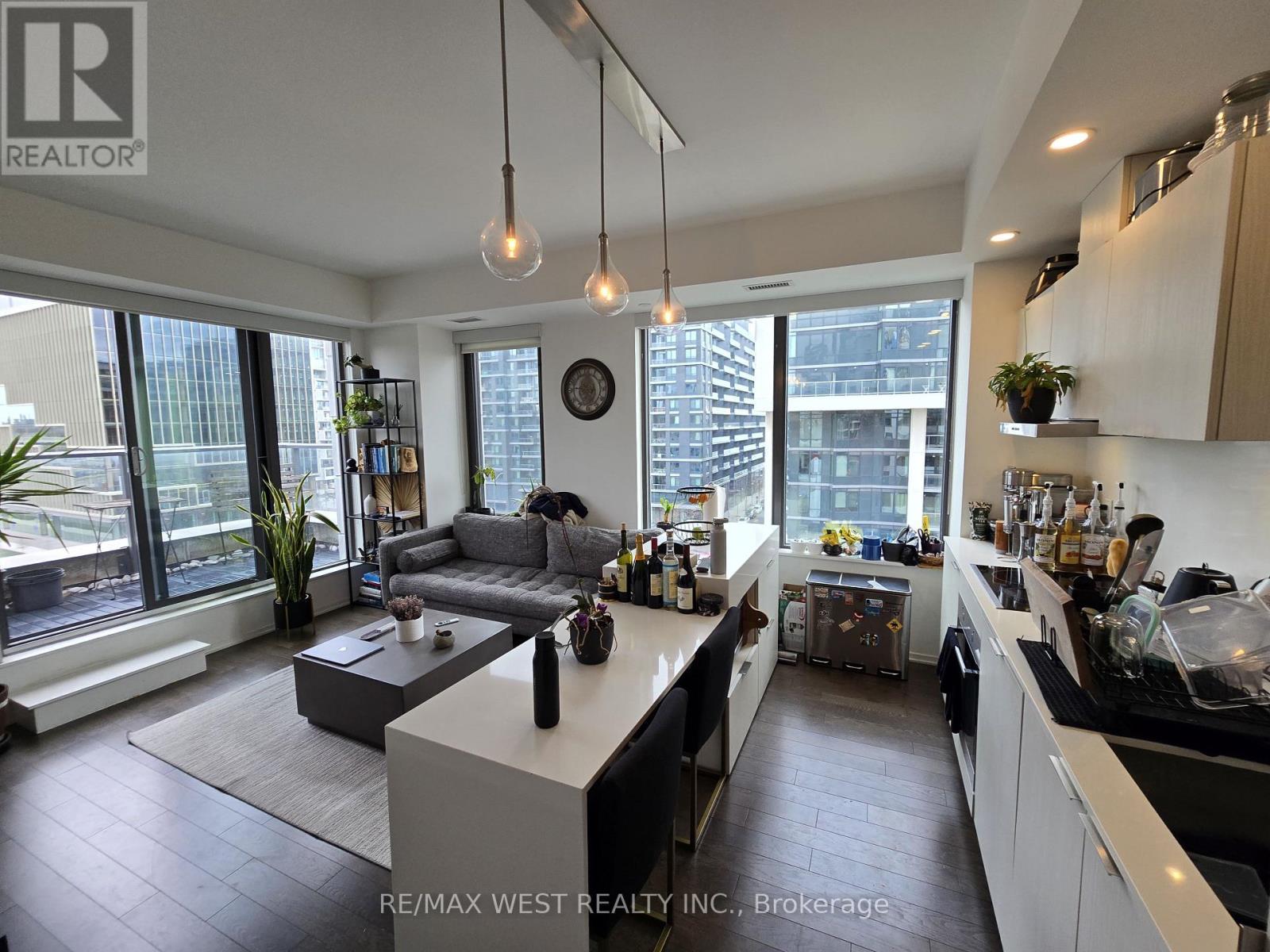 617 - 12 Bonnycastle Street, Toronto, ON - Indoor