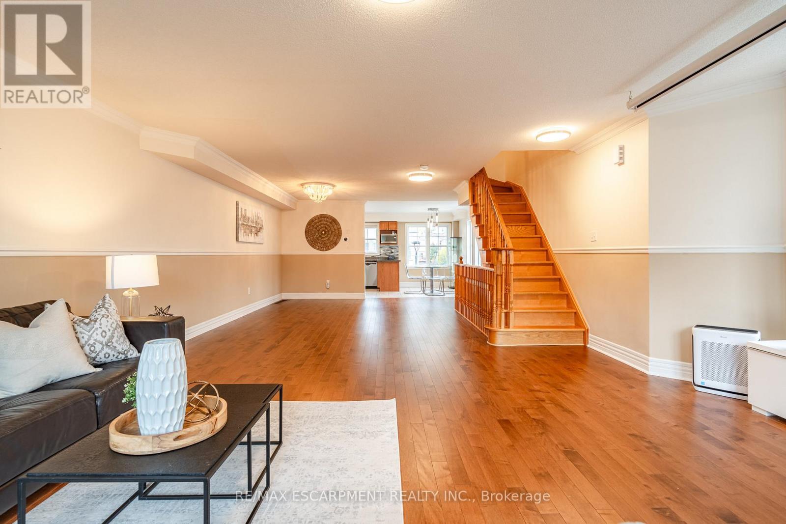 38 Archibald Mews, Toronto, ON - Indoor