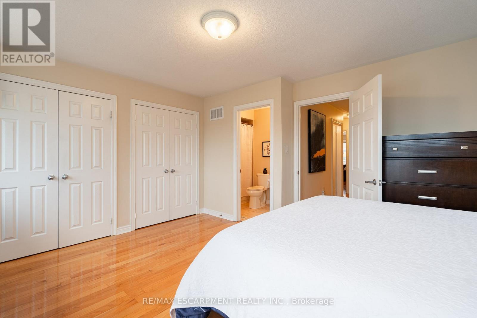 38 Archibald Mews, Toronto, ON - Indoor Photo Showing Bedroom
