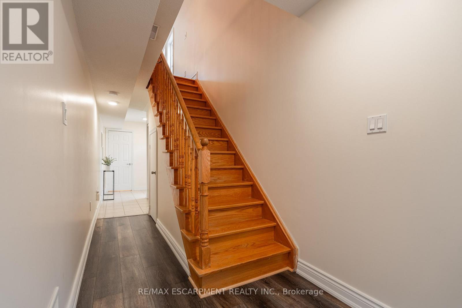 38 Archibald Mews, Toronto, ON - Indoor Photo Showing Other Room