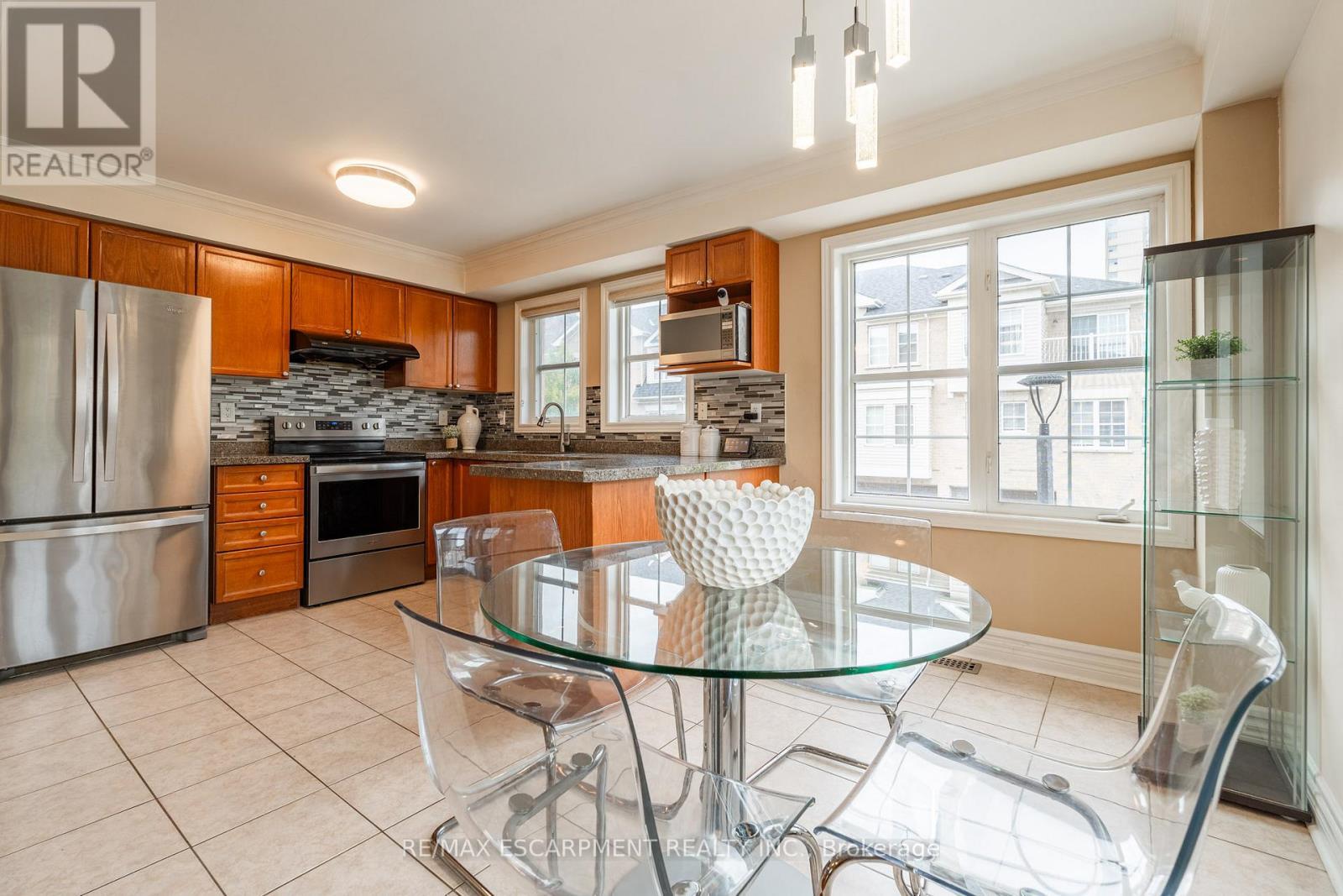 38 Archibald Mews, Toronto, ON - Indoor