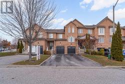 4 BECKETT CRESCENT Clarington, ON L1E 3J5