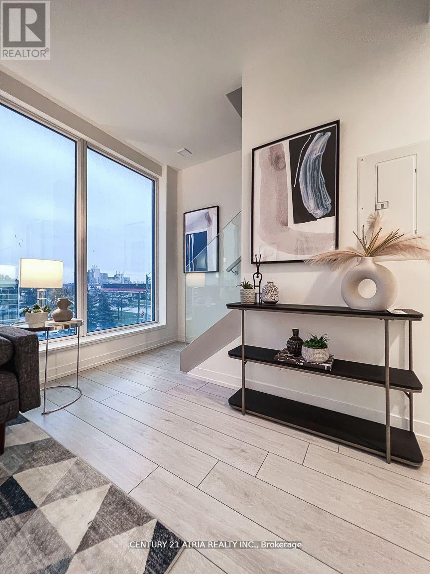 202 - 950 Portage Parkway, Vaughan, ON - Indoor Photo Showing Other Room