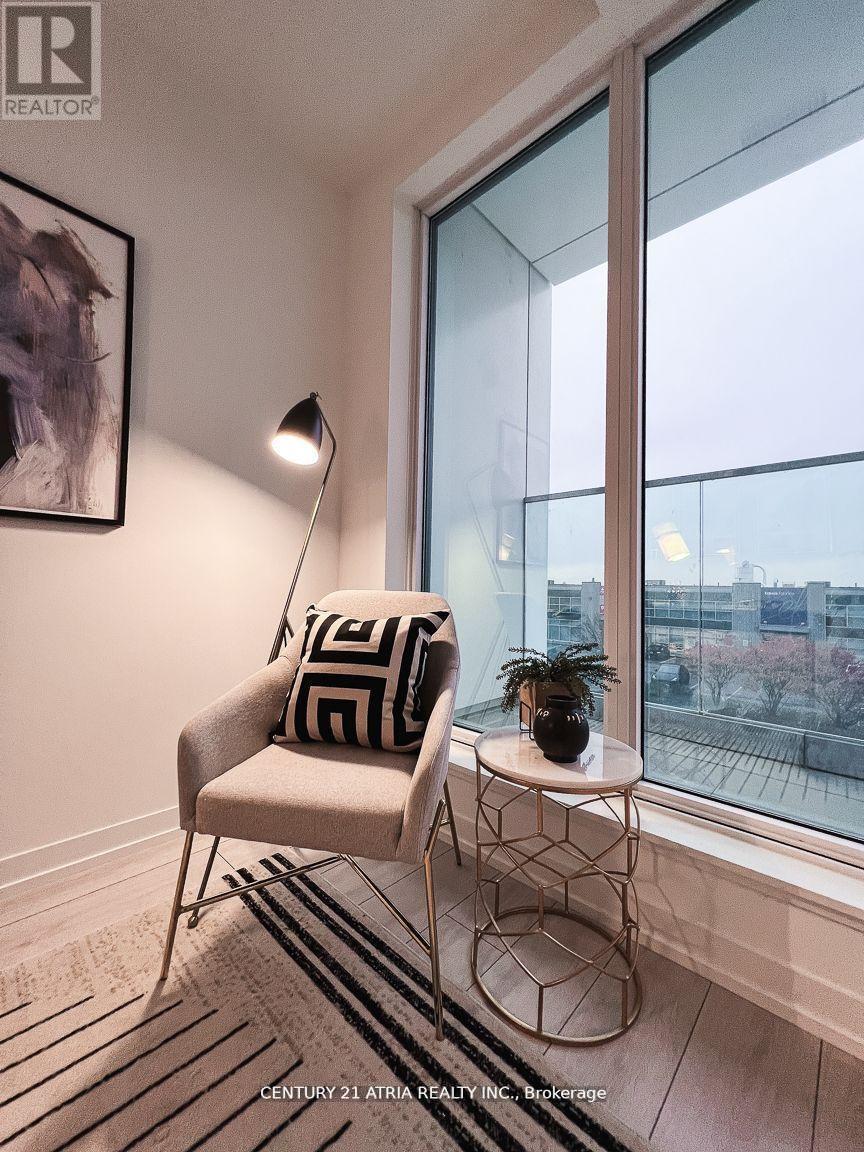 202 - 950 Portage Parkway, Vaughan, ON - Indoor