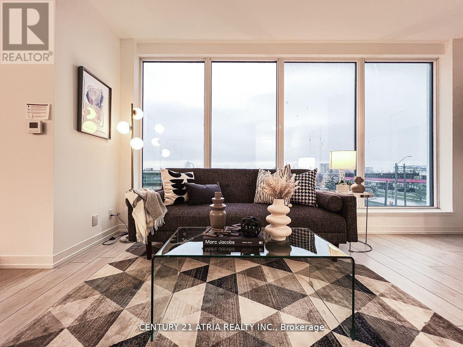 202 - 950 Portage Parkway, Vaughan, ON - Indoor Photo Showing Living Room