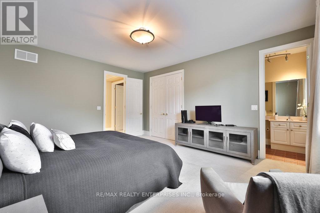 683 Canyon Street, Mississauga, ON - Indoor Photo Showing Bedroom