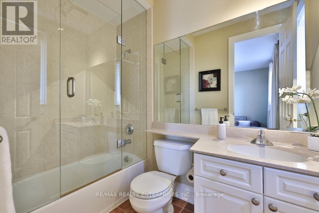 683 Canyon Street, Mississauga, ON - Indoor Photo Showing Bathroom