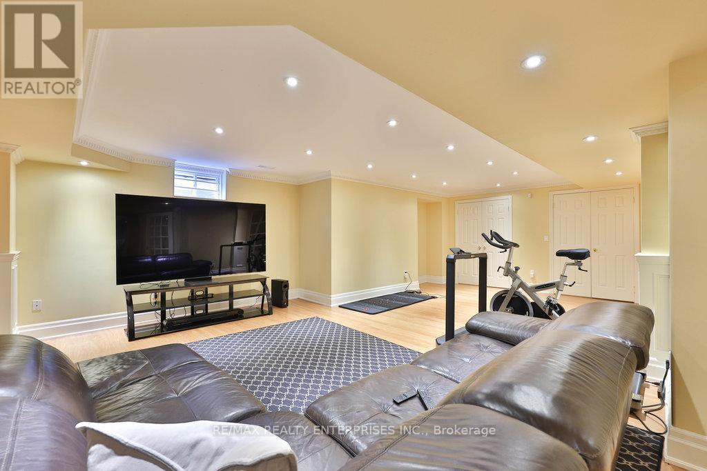 683 Canyon Street, Mississauga, ON - Indoor Photo Showing Gym Room