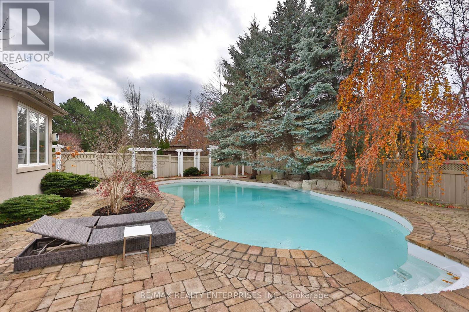 683 Canyon Street, Mississauga, ON - Outdoor With In Ground Pool
