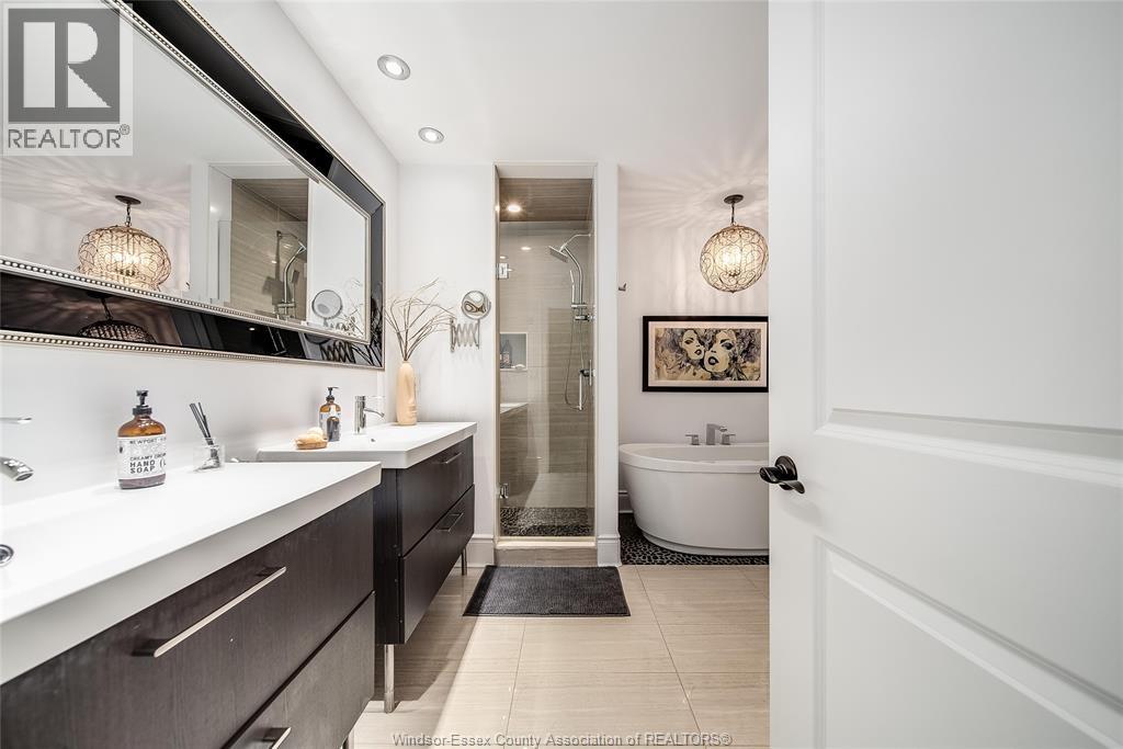 6186 Silver Maple, Lasalle, ON - Indoor Photo Showing Bathroom