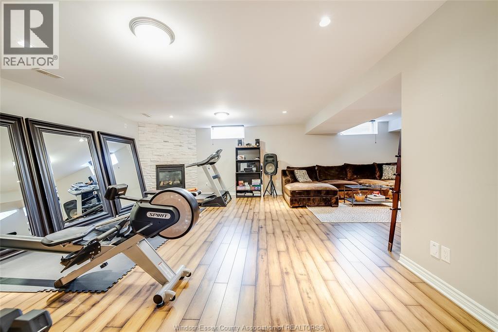 6186 Silver Maple, Lasalle, ON - Indoor