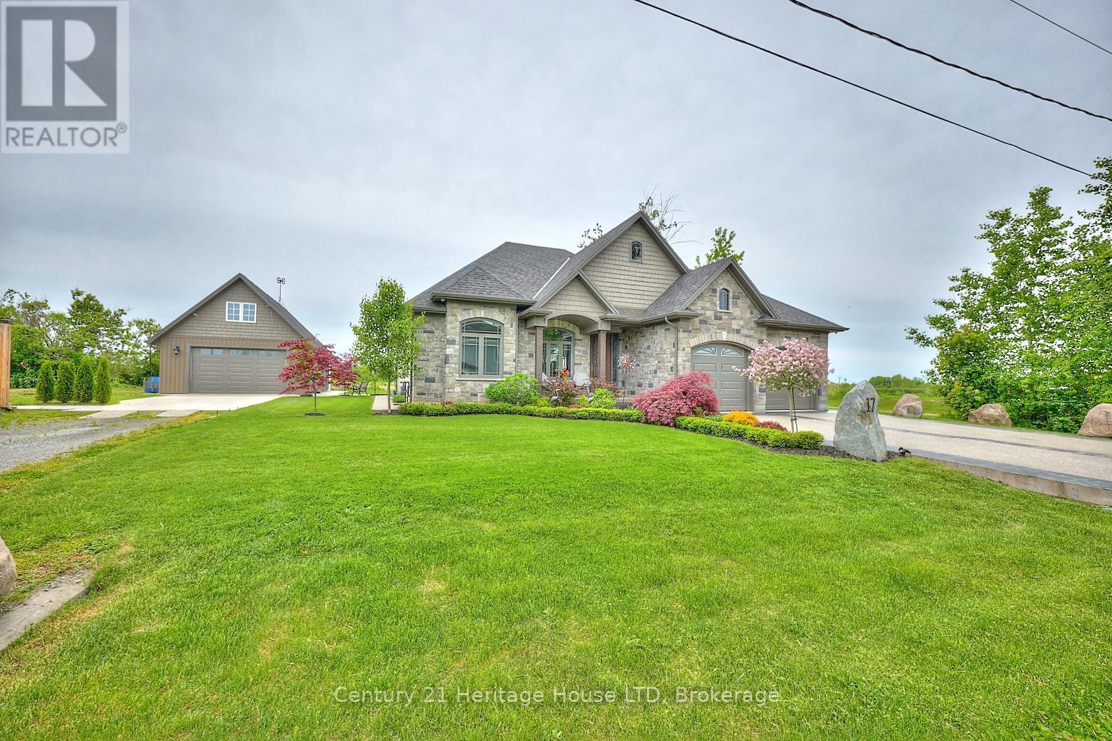 120 Ft Frontage - 17 Biggar Road, Thorold (Port Robinson), ON - Outdoor